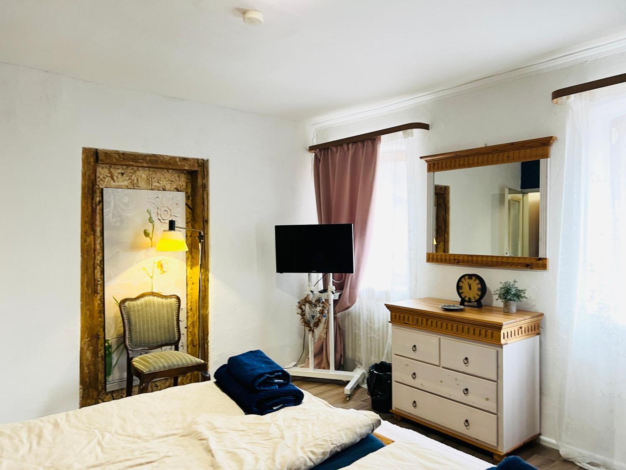 Apartment Amelie - Zimmer Mit Tv, W-Lan, Mikrowelle Und Kuehlschrank, Bad Mit Dusche Malterdingen Exterior foto