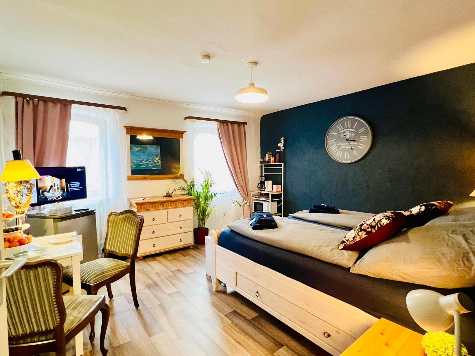 Apartment Amelie - Zimmer Mit Tv, W-Lan, Mikrowelle Und Kuehlschrank, Bad Mit Dusche Malterdingen Exterior foto